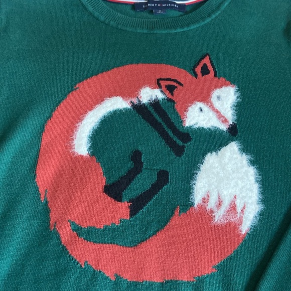 Tommy Hilfiger Green Sweater with Red Fox Design - Picture 3 of 3